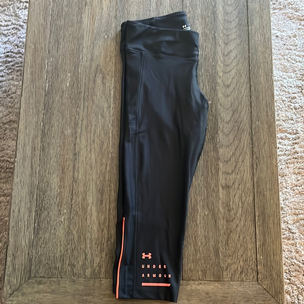 Womens under armour leggings. 3/4 length